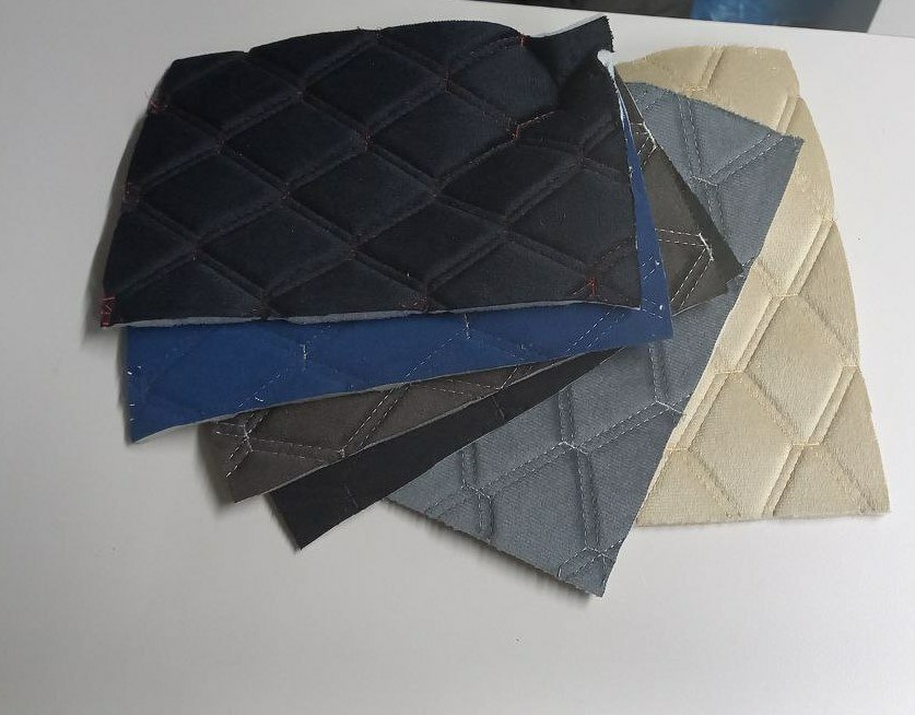 Стёганый велюр Мягкая, бархатистая ткань с изысканным стёганым рисунком — для тех, кто предпочитает уют и современный стиль. Преимущества: • Приятная текстура. Велюр создаёт ощущение уюта и комфорта, приятен на ощупь. • Воздухопроницаемость. Материал «дышит», предотвращая излишнее потоотделение. • Износостойкость. Современные технологии обработки делают велюр устойчивым к истиранию и затяжкам. • Богатая палитра цветов. Широкий выбор оттенков позволяет реализовать любой дизайнерский замысел. • Антистатические свойства. Ткань обработана специальными составами, отталкивающими пыль. Стёганый велюр